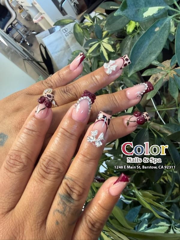 Color Nails & Spa